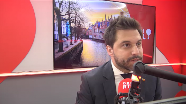 Le président du MR était l'invité de Martin Buxant. Il revient sur le renvoi de la loi programme devant le conseil d'état suite au vote de l'oppistion qui a rassemblé le PS, le PTB, Ecolo-Groen et le Vlaams Belang.