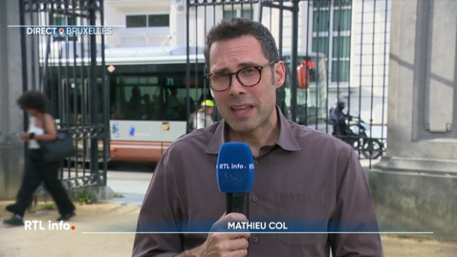 En direct, Mathieu Col explique que Vooruit fait une priorité absolue de la taxe sur les bénéfices tirés de la vente d'actions, parmi les recettes attendues par le gouvernement. Les ministres ne sont pas tous d'accord et en débattent depuis ce midi en conseil restreint.