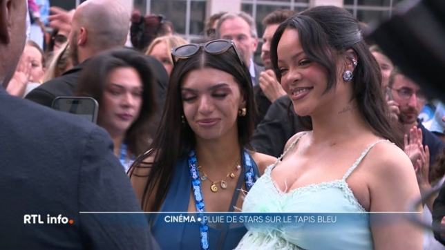 L’événement dans l’événement, c’était sans conteste la venue de Rihanna, star internationale de la chanson. Elle a prêté sa voix à la Schtroumpfette et signé la chanson du film. Une Star qui a su se faire attendre: elle est arrivée avec plus de 2 heures de retard sur l'horaire prévu.