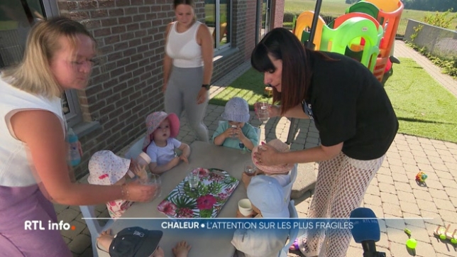Durant les 3 prochains jours, les températures seront très élevées en Belgique. Les bébés sont particulièrement fragiles à ces pics de chaleur. En région namuroise, les crèches se préparent et limitent les sorties des plus petits.