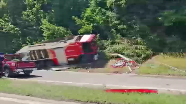 Un camion de pompiers est impliqué dans un accident de la route sur la nationale 25. Il s’est produit ce lundi en début d’après-midi à hauteur de Grez-Doiceau. Pour une raison encore indéterminée, le camion s'est retrouvé sur le flanc sur le bas côté.
