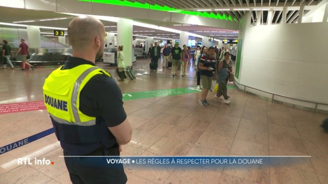 Les douaniers de l'aéroport de Bruxelles intensifient leurs contrôles sur les voyageurs. Les règles à respecter ont été mises à jour. Que peut-on ramener de vacances ? Que doit-on déclarer à la douane ?