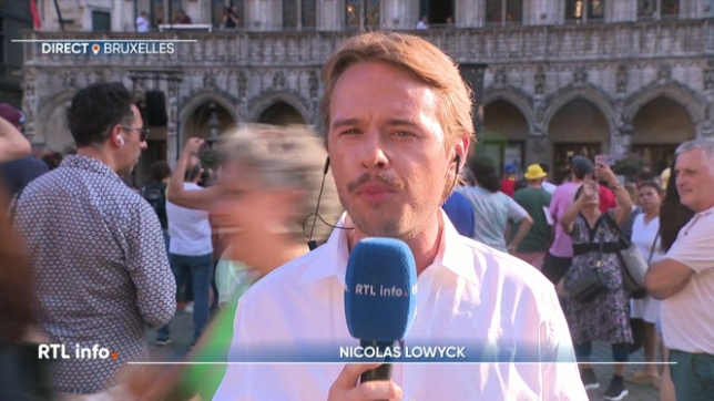 Les basketteuses belges, championnes d'Europe depuis hier, vont être reçues par le Roi Philippe. En direct de la grand'place, Nicolas Lowyck explique qu'elles ont rendez-vous ce soir avec les Belges, depuis le balcon de l'hôtel de ville.