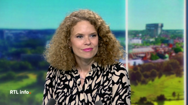 On retrouve en plateau Julie Frère, porte-parole de Testachats, qui partage ses conseils durant la période des soldes.