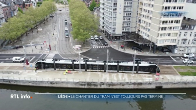 Le tram de Liège a été inauguré il y a un p eu plus de deux mois; il accueille pas moins de 100.000 passagers par semaine. Mais des incidents techniques et des ouvriers proches des rails sont signalés. Est-ce normal ? Le chantier est-il vraiment terminé ?