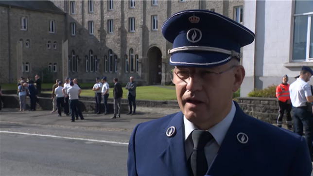 Un soutien pour un jeune policier: de nombreux membres des forces de l'ordre présent pour rendre honneur à Guillaume Kip.