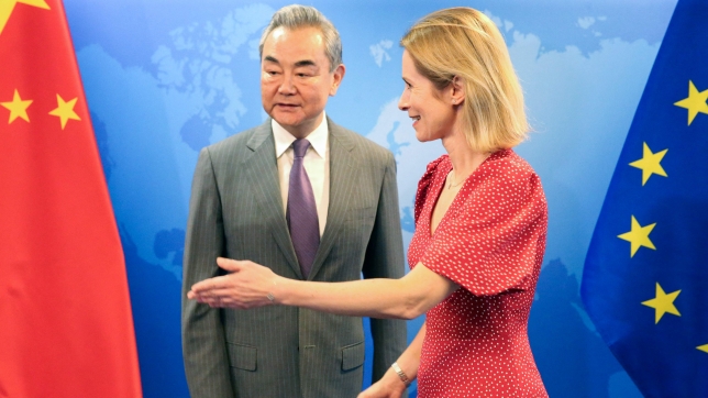 Wang Yi et Kaja Kallas.