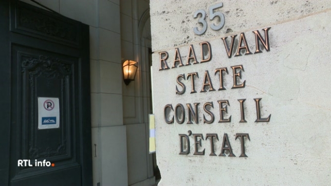 Le Conseil d'État ne voit aucun inconvénient à prévoir une exception pour les aidants proches au chômage dans le cadre de la réforme incluse dans la loi-programme du gouvernement De Wever. L'avis juridique du CE est positif et devrait permettre aux députés de voter le texte prochainement.