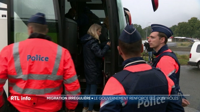 L'opération menée par la police de la route, sur l'aire du Bois du Gard sur la E19/E42, visait particulièrement les autocars venant de France à destination de Bruxelles. Elle s'inscrivait dans la décision du gouvernement de renforcer les contrôles visant à lutter contre la criminalité organisée.