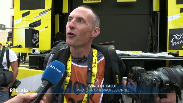 A côté des coureurs, ce sont près de 5.000 personnes qui travaillent au quotidien sur la Grande Boucle. Et parmi eux, des dizaines de Belges: photographes, chauffeurs, attachés de presse... Des professionnels habituellement dans l'ombre que nos envoyés spéciaux ont rencontré.