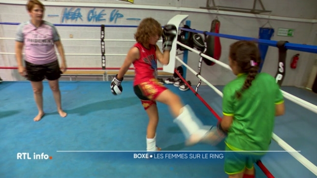 Longtemps considérée comme un sport d'hommes, la boxe est désormais une discipline qui séduit de plus en plus la gent féminine. Un tiers des affiliés aux clubs de boxe en Fédération Wallonie-Bruxelles sont des femmes. Plus complète et technique, la boxe est aussi enseignée dès le plus jeune âge.