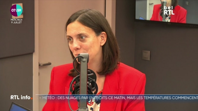 L’invité de 7h50.  Ce mercredi, Christophe Deborsu reçoit Elisabeth Degryse, la ministre-présidente de la Fédération Wallonie-Bruxelles pour Les Engagés.  Cette semaine son gouvernement fête ses 1 an. Elle va aussi nous aussi si le paiement du salaire des enseignants sera bientôt menacé vu la situation budgétaire épineuse de la Fédération. »