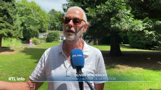 A Binche, des citoyens se mobilisent pour empêcher l'abattage d'arbres plantés dans le parc derrière l'académie de musique. Ils s'opposent à un projet de regroupement des institutions artistiques à cet endroit.