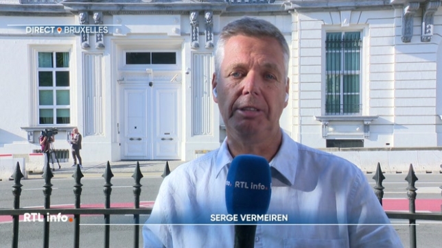 En direct dans le RTL info 19h., Serge Vermeiren évoque le conseil des ministres restreint qui aura lieu ce soir, durant lequel d'importants dossiers seront abordés dans l'espoir parvenir à un accord avant les vacances parlementaires.