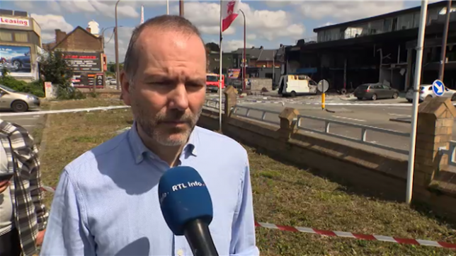 Le parquet de Charleroi nous explique que la raison de l'explosion qui a ravagé un bâtiment à Marcinelle la nuit de jeudi à vendredi reste encore à déterminer. « Un expert a été requis, mais il ne pourra pas tout de suite commencer son travail compte tenu de la structure qui est encore susceptible de s’effondrer, donc il faut vraiment être très prudent », indique Vincent Fiasse, procureur du roi du parquet de Charleroi.