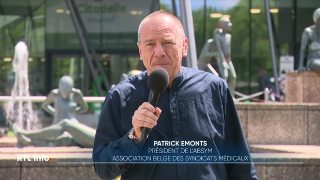 Médecins et ministre peinent à s'entendre. Après plusieurs heures de réunion, il y a eu quelques avancées, mais le budget et les suppléments d'honoraires restent des points de tension. Le point en direct avec Patrick Emonts, le président de l'ABSyM, le plus grand syndicat du secteur.