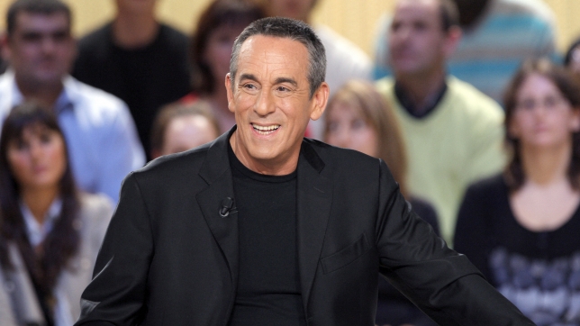 French journalist and TV host Thierry Ardisson attends the recording of « Le Grand journal » news program on Canal + TV channel on November 25, 2009 in Paris.
AFP PHOTO PATRICK KOVARIK (Photo by PATRICK KOVARIK / AFP)