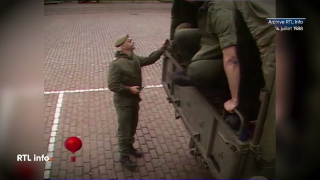 Le 14 juillet 1988, l'heure était aux préparatifs de la fête nationale belge. Certaines traditions ne se sont pas perdues !