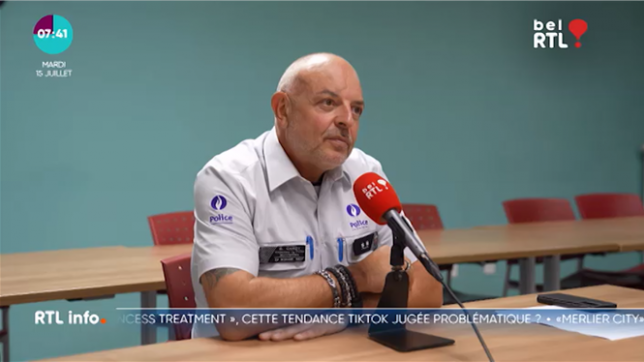 Tout l'été, Bertrand Caroy rappelle les bases du permis de conduire.