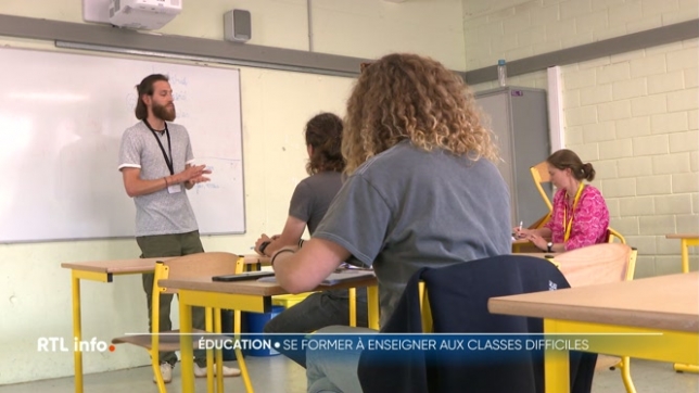 Former des professeurs pour les écoles les plus défavorisées du pays, c'est l'initiative lancée par l'association Teach for Belgium. Une formation qui consiste notamment à apprendre à gérer une classe ou les émotions des élèves, ouverte aux enseignants.
