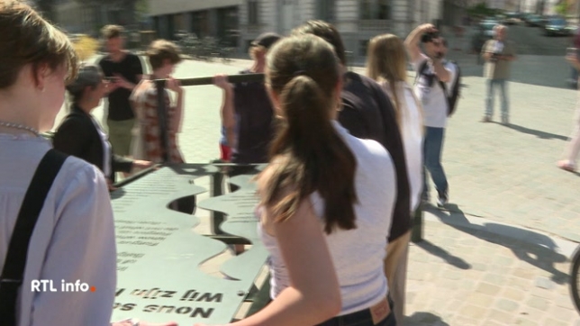 La Belgique rend hommage aux victimes des inondations de l'été 2021. 39 personnes avaient perdu la vie. Une plaque commémorative a été inaugurée à Bruxelles. Les organisateurs veulent aussi envoyer un signal politique pour qu'elles soient reconnues comme des victimes du changement climatique.