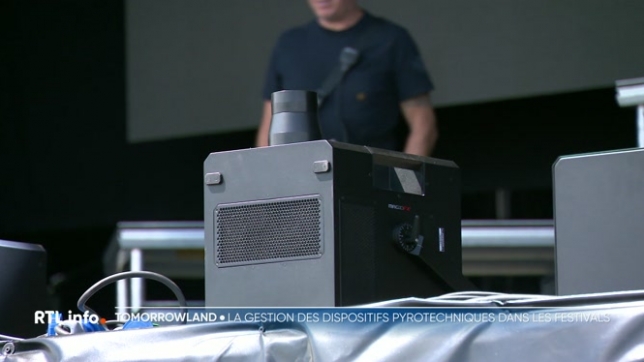 La cause officielle de l’incendie n’a pas encore été communiquée mais de nombreuses personnes parlent d’un problème lié aux feux d’artifice. Comment sont gérés les moyens pyrotechniques et quelles mesures de sécurité sont mises en place ?