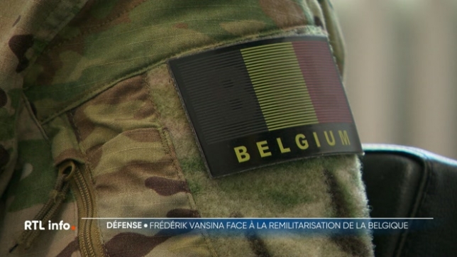 Le général Frédérik Vansina, patron de l’armée, revient sur le fait que la plupart de ses soldats défileront masqués lundi et également sur la situation internationale et les nouveaux investissements belges en matière de Défense.