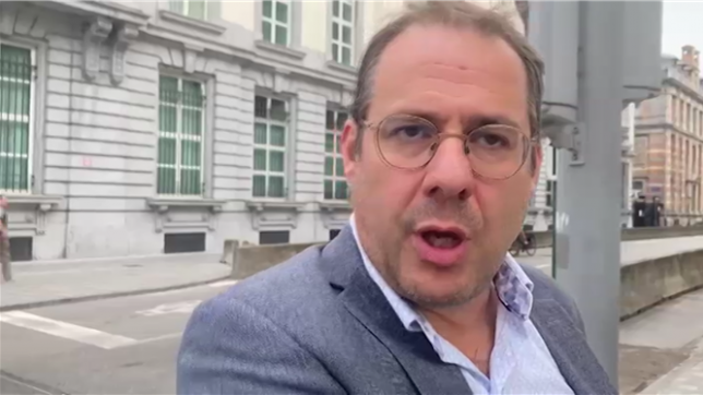 Le conseil des ministres restreint (kern) s’est interrompu pour le Conseil des ministres à 9h, après une nuit entière de négociations. Le kern reprendra après cette réunion. À l’issue du conclave ce matin, les retours restaient plutôt optimistes.