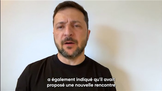 L'Ukraine propose à la Russie de tenir de nouveaux pourparlers la semaine prochaine. Lors de son message quotidien aux Ukrainiens, le président Volodymyr Zelensky a annoncé que le secrétaire du Conseil de sécurité Roustem Oumerov avait proposé une nouvelle rencontre avec la partie russe la semaine prochaine. Lors des dernières négociations en juin, la Russie avait à nouveau présenté des exigences maximales, incluant la cession par l'Ukraine de quatre régions et le renoncement à toute aide militaire occidentale.