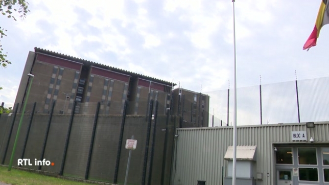 Une cinquantaine de détenus de la prison de Lantin avaient refusé de regagner leur cellule, hier, pour dénoncer des conditions de détention jugées indignes, ce que confirme leurs proches. L'action s'est terminée en fin d'après-midi.