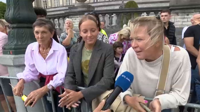 Spectatrices au défilé du 21 juillet 2025