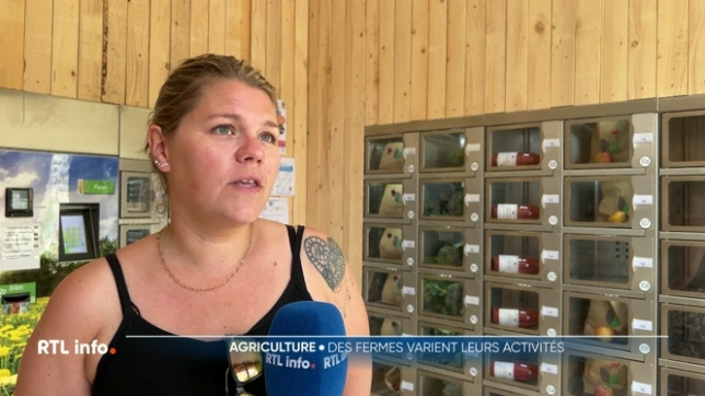 Le secteur agricole est en difficulté. Certains agriculteurs lancent des initiatives pour varier leurs activités, comme des distributeurs automatiques pour vendre leur production.
