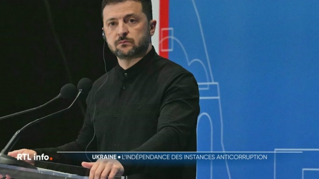 En autorisant l’adoption d’une loi sabordant les instances anticorruption du pays, le président ukrainien a mis dans la rue des milliers d’Ukrainiens indignés. Il tente de réparer sa bourde au Parlement, mais l’affaire laissera des traces.