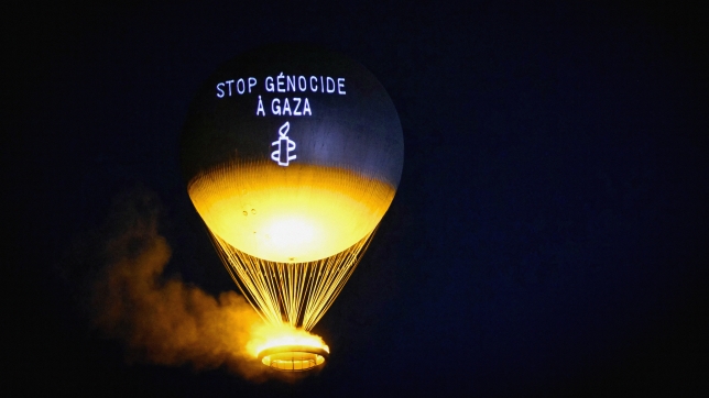 Un message pour Gaza projetté sur la flamme olympique