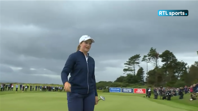 C'est génial: Lottie Woad fait ses débuts en pro... et s'impose d'entrée en golf