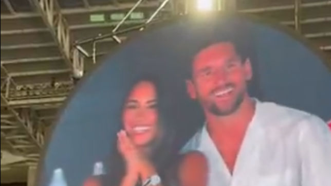 Messi couple coldplay.png