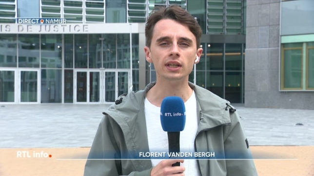 Privé de liberté, l'homme de 48 ans a été inculpé pour tentative d'assassinat par la justice namuroise. Grégory Lenoci avait violemment agressé un voisin dimanche dernier avant de prendre la fuite. Les derniers développements de l'affaire en compagnie de Florent Vanden Bergh.