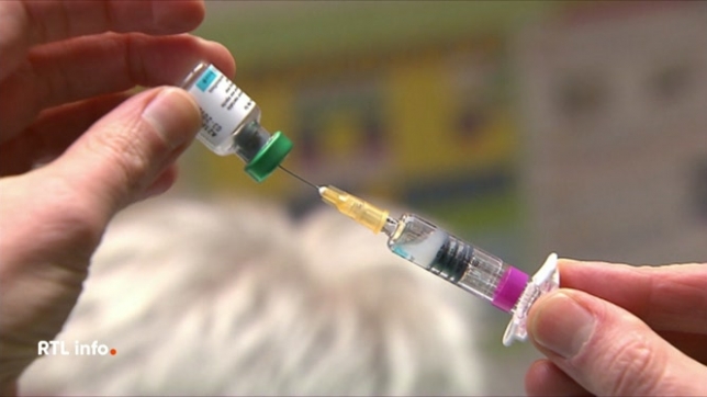 Prenant la forme d’autres virus comme la gastroentérite, l’hépatite A se propage facilement en été mais elle se guérit également. En cas de voyages réguliers, il est conseillé de se faire vacciner.