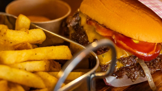 schumacker-rare-burgers-place-de-la-digue-charleroi-4_pschumacker_20250410062114_44ol7okho4t0gdl5rabh4moar3