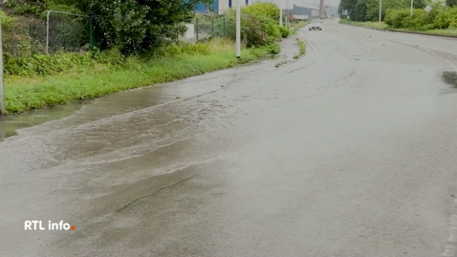 Vous avez peut-être été touchés par la pluie hier soir, car des trombes d'eau se sont abattues sur une bonne partie du pays. L'accumulaiton des averses rend parfois l'évacuation de l'eau compliquée.