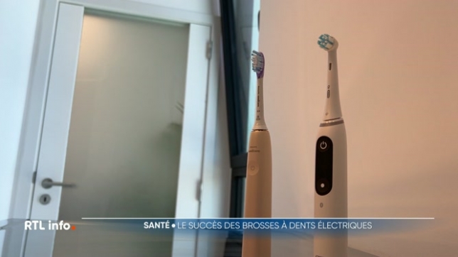 La brosse à dents électrique est de plus en plus utilisée et dépasse en chiffre la brosse à dents manuelle. Cette tendance s’explique par l’arrivée de modèles plus abordables et les recommandations des dentistes.
