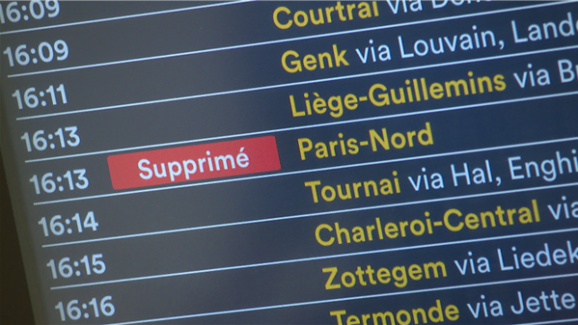 En raison d'un panne électrique dans le nord de Paris.