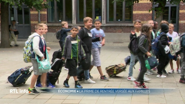 A trois semaines de la rentrée des classes, la prime de rentrée a été ou est sur le point d'être versée aux parents. Qui est concerné et quels sont les montants versés ? Explications.