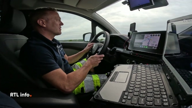 Chaque été, Touring envoie des dépanneurs belges dans le sud de la France pour prêter main forte aux dépanneurs français. Et pour les convaincre d'accepter cette mission, leur employeur n'hésite pas à offrir des vacances à toute leur famille.