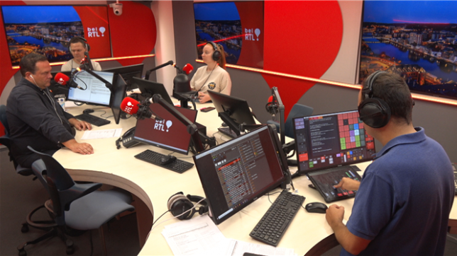 Lydie, la fille de la seule victime des incendies dans l’Aude livre un témoignage poignant. Elle était au téléphone avec sa maman alors que celle-ci voyait sa maison prendre feu. La dame est décédée dans sa maison en flammes. Elle avait 65 ans.