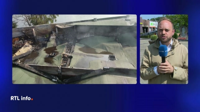 En direct du zoning commercial de Ben-Ahin, Mathieu Langer fait le point sur l'incendie qui sévit sur place depuis hier soir.