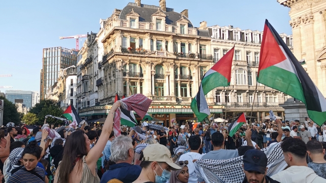 Chaque jour, des manifestants se retrouvent à la Bourse, à Bruxelles, à 19h.