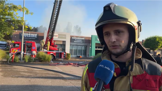 Incendie à Ben-Ahin: le feu a repris ce lundi matin.