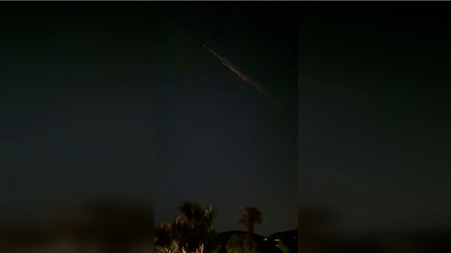 Des météores observés dans le ciel à Calpe, en Espagne