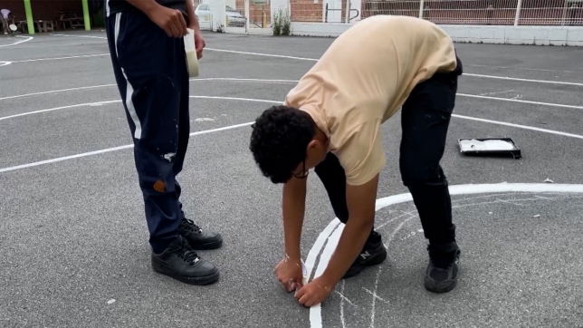 Jeunes travaillant pour la commune de Manage dans le cadre de l’opération « Été solidaire »